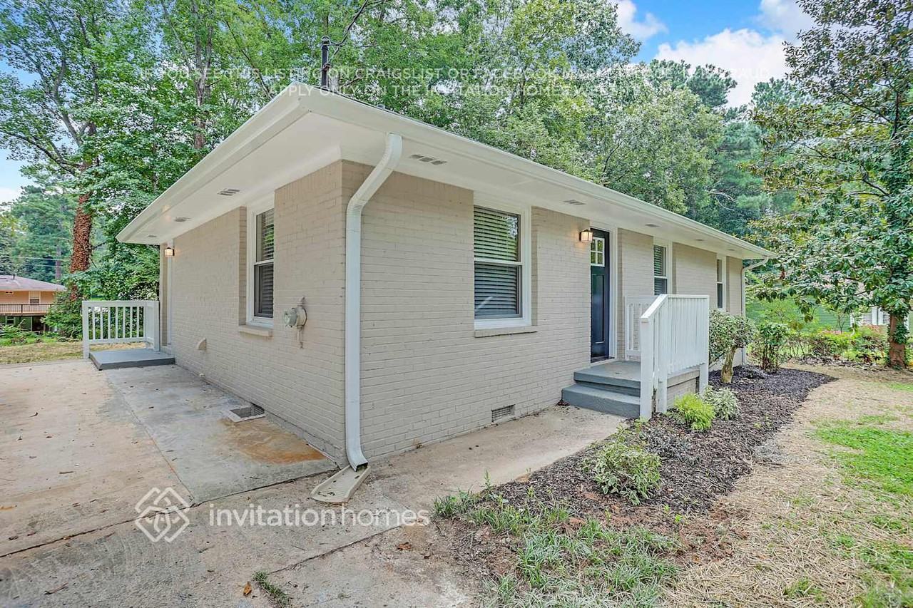 277 Rockin Hill Dr Sw - Photo 2 of 10