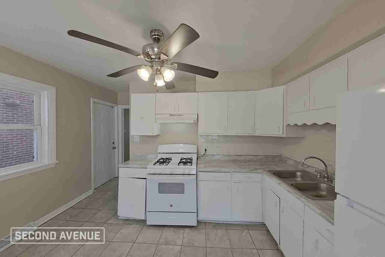 4772 Jefferson St - Photo 4 of 28