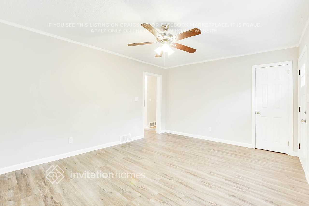 1964 Rosewood Rd - Photo 4 of 18