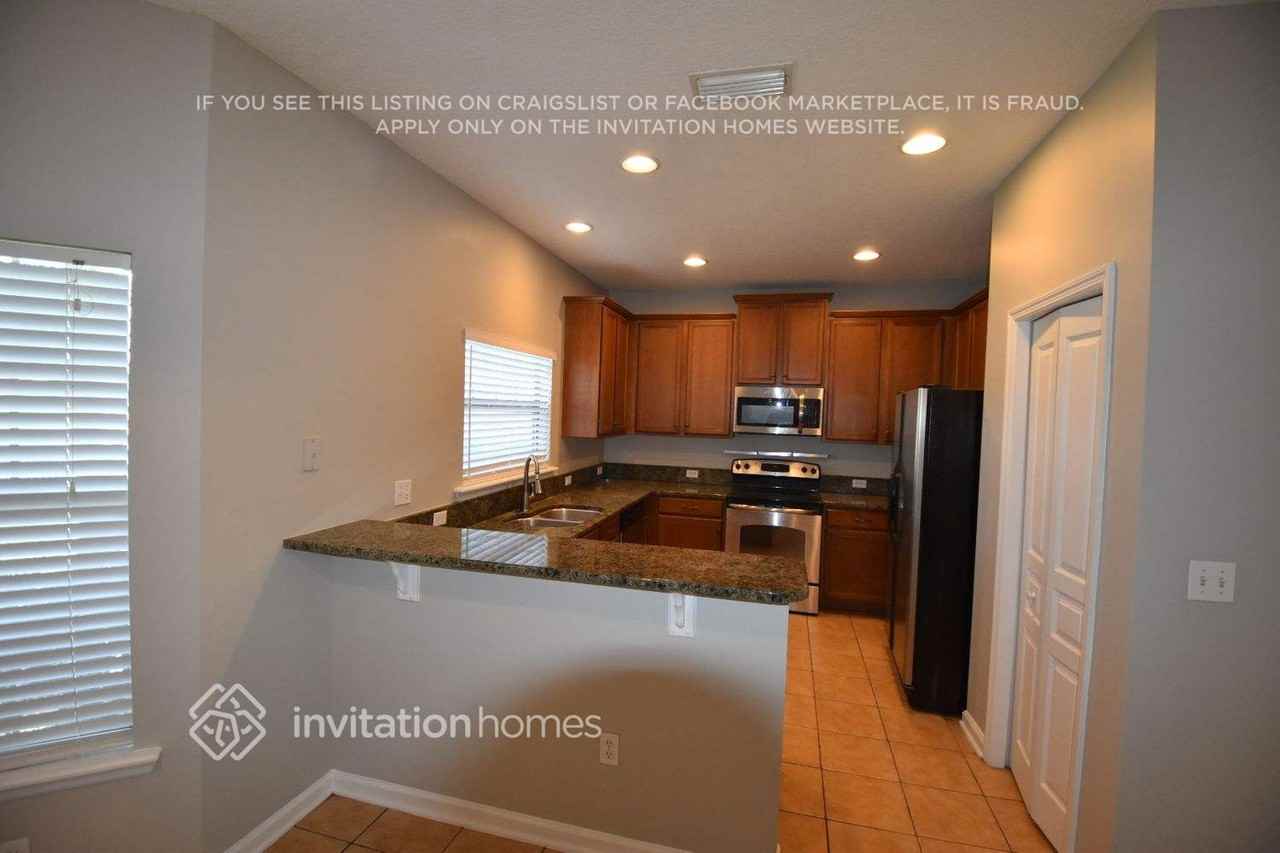 2032 Glenfield Crossing Ct - Photo 4 of 13