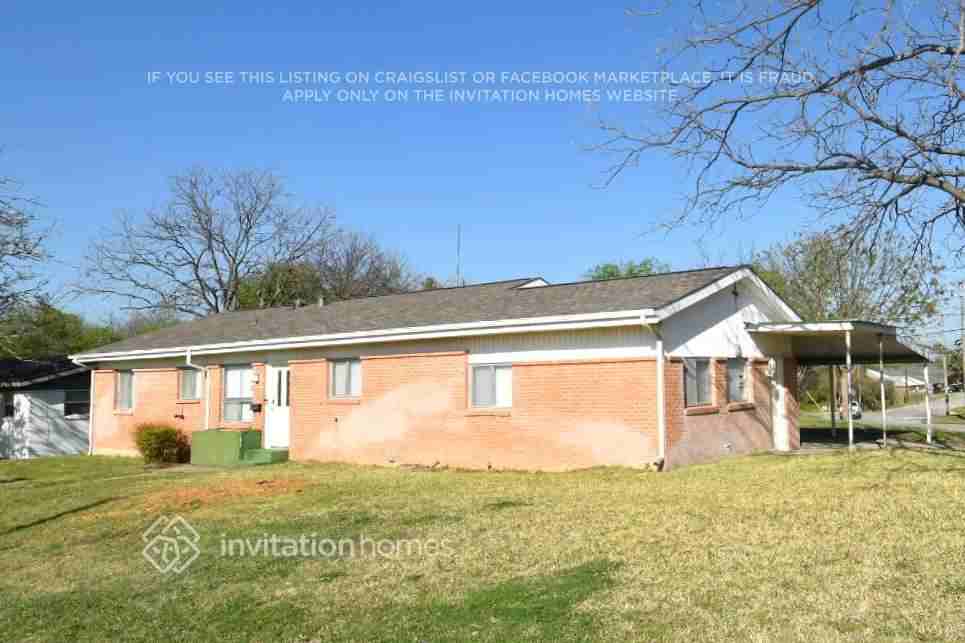 202 Case St - Photo 2 of 19