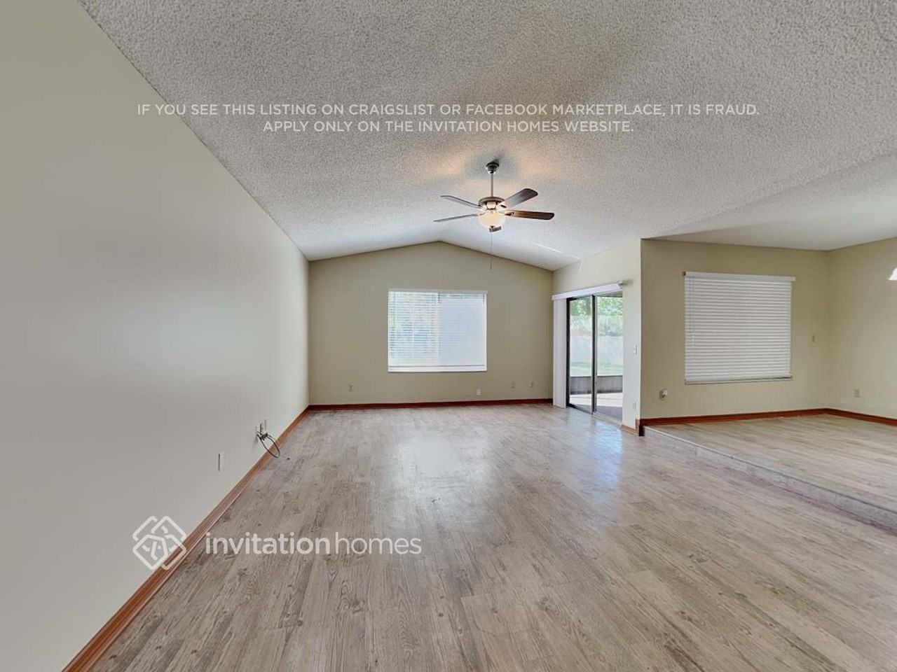 8228 Lost Lake Dr - Photo 4 of 20