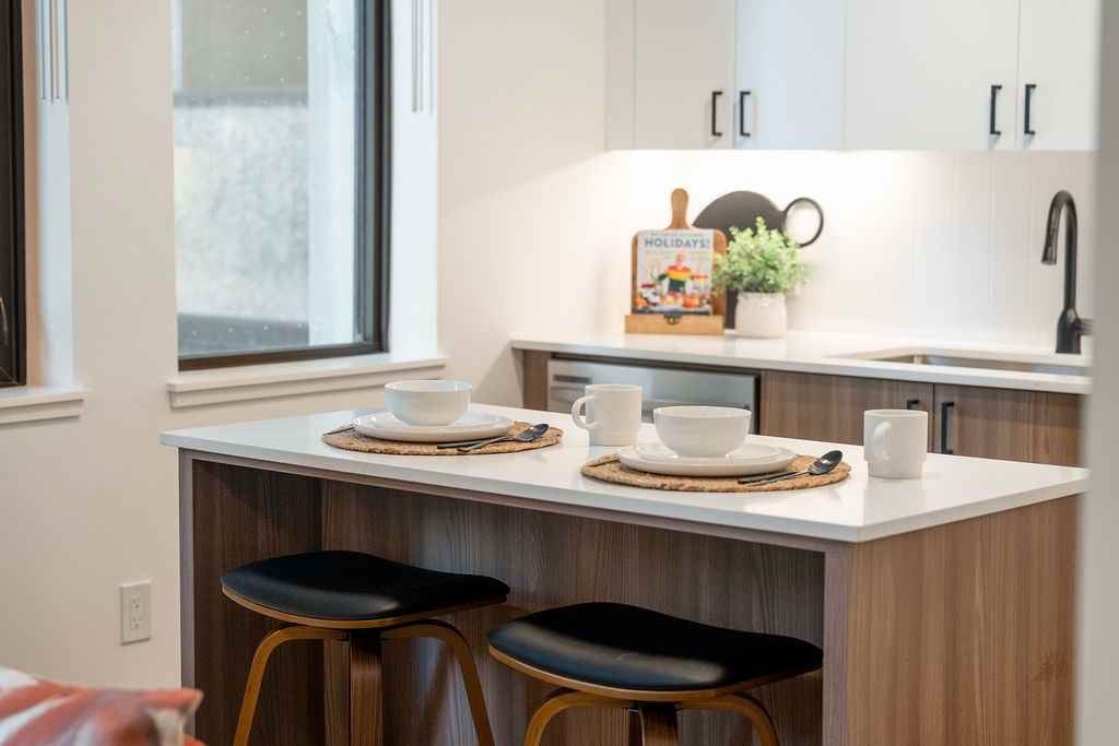 360 Laurier - Photo 5 of 28