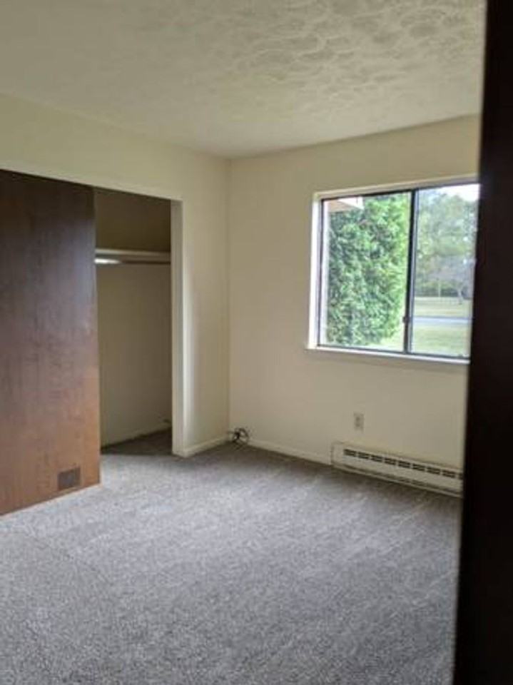 Woodstock Gardens Apartments - Photo 5 of 13