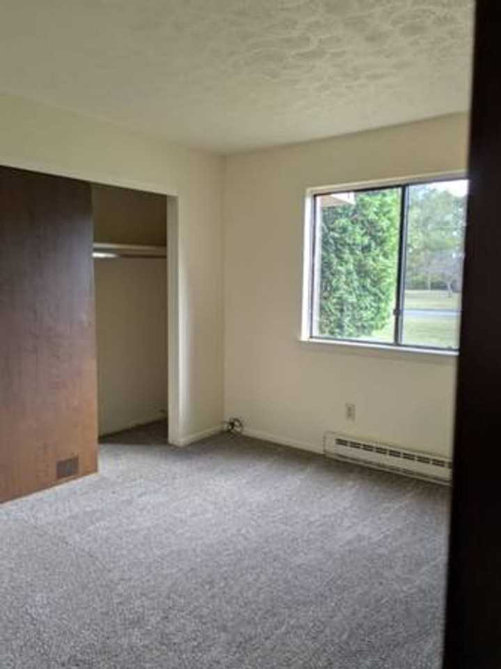 Woodstock Gardens Apartments - Photo 7 of 13