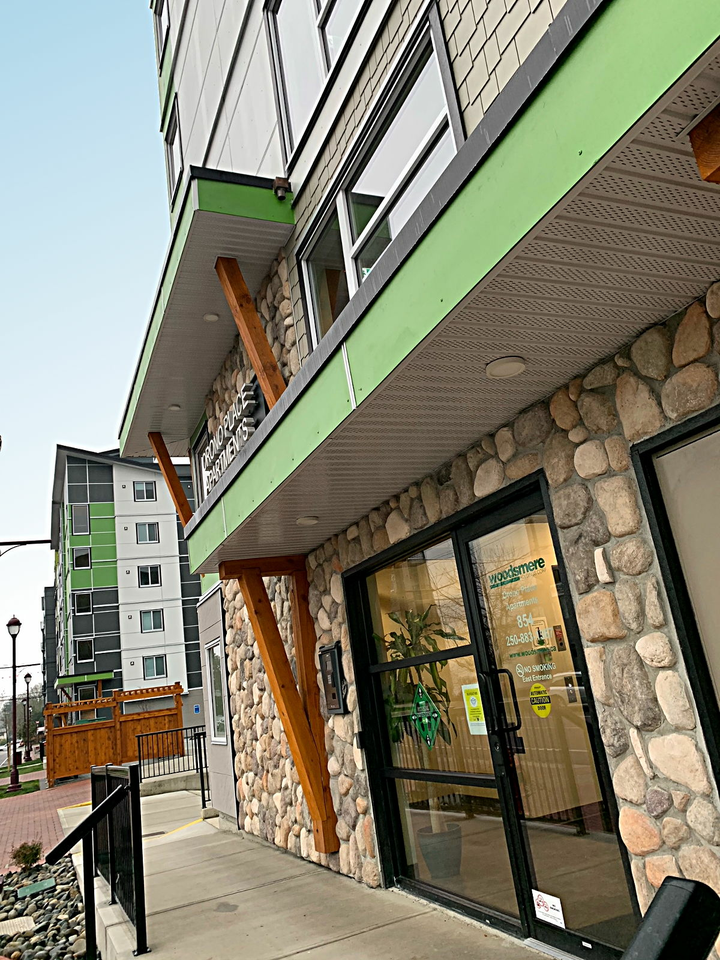 Orono Place Apartments - Photo 6 of 13