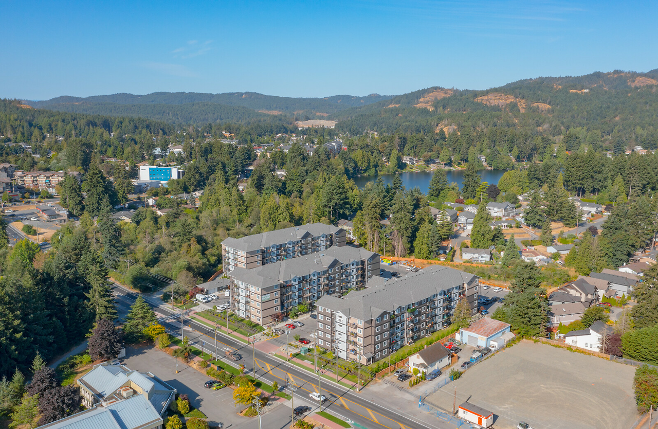 Belmont Place Apartments - Photo 6 of 13