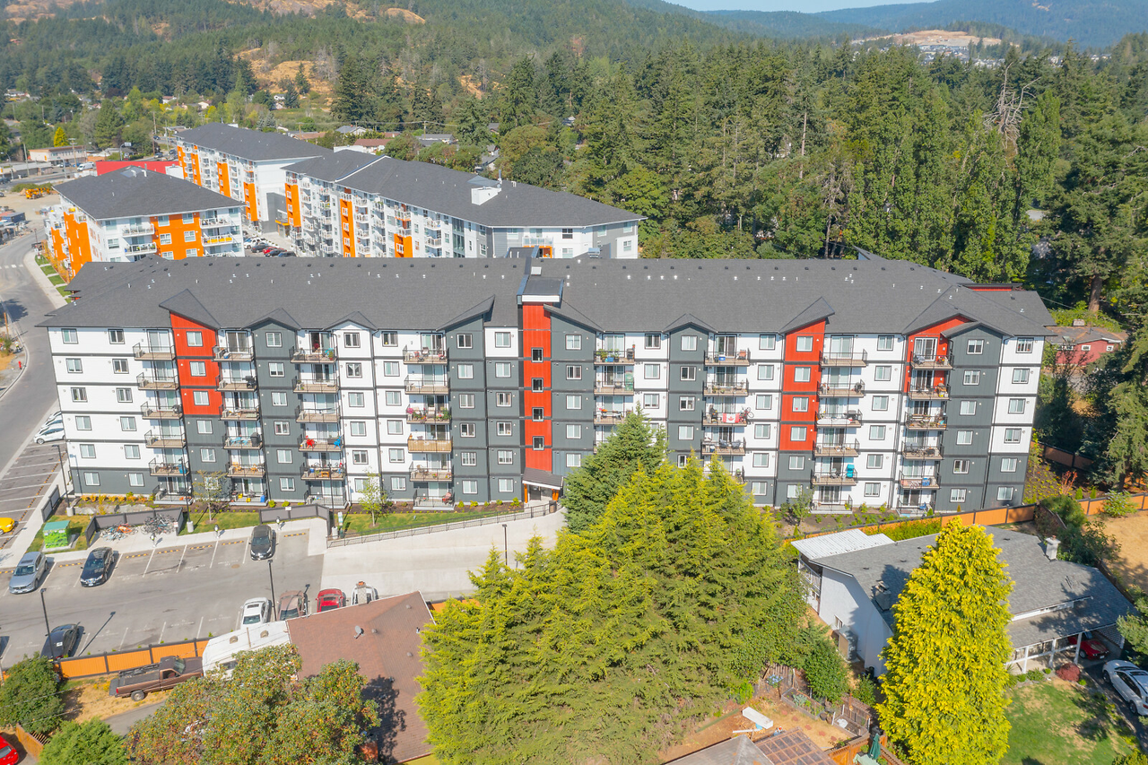 Glen Lake Apartments - Photo 2 of 6