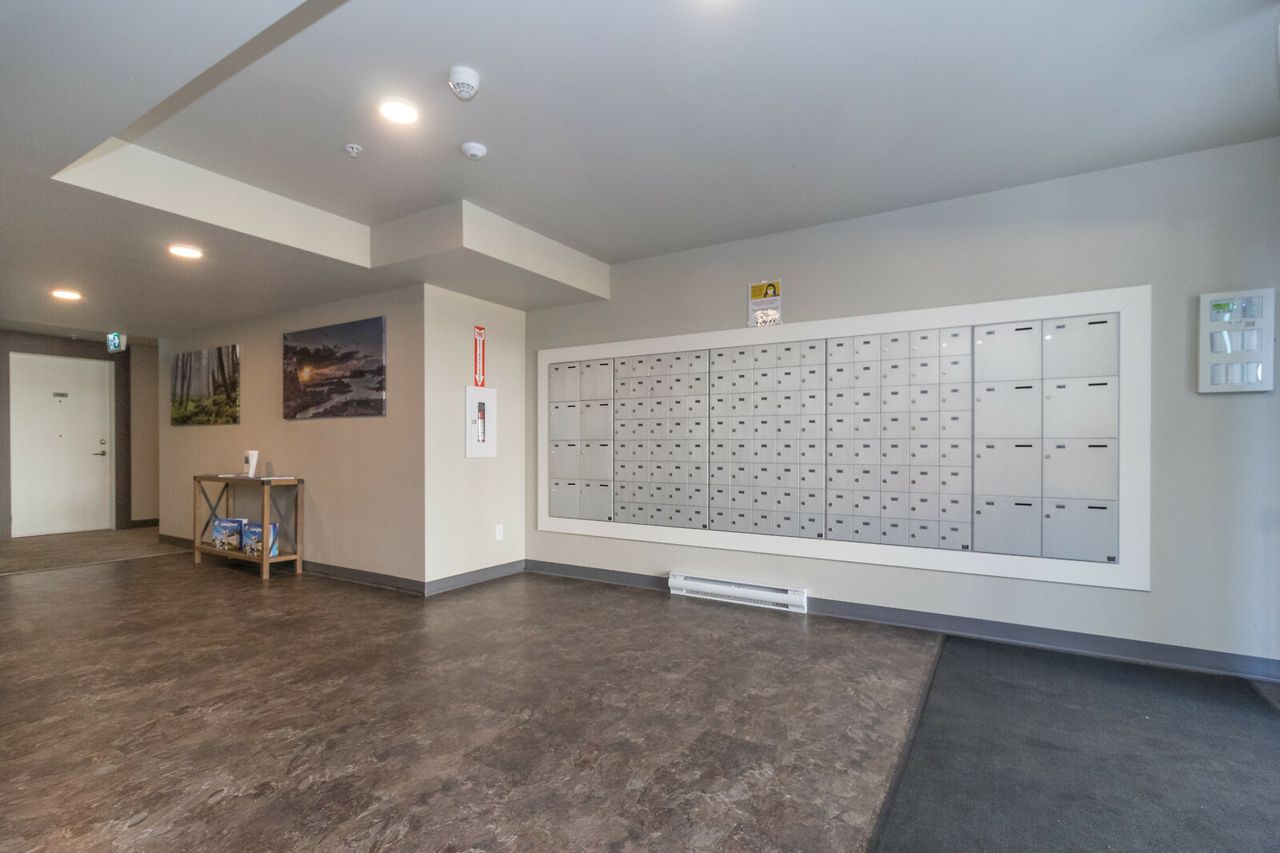 Glen Lake Apartments - Photo 4 of 6