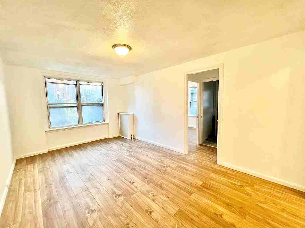 34-32 91st Street #D11 - Photo 4 of 5