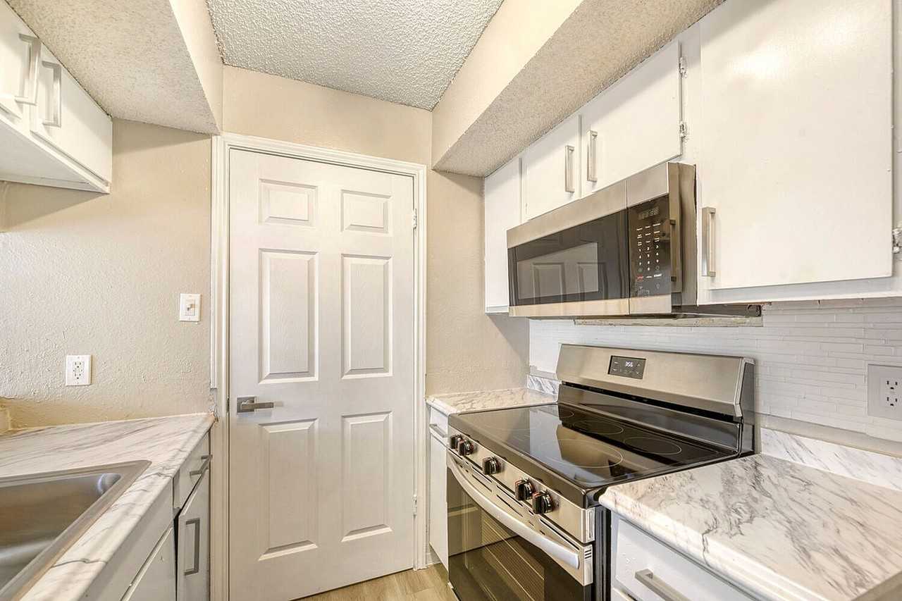 Rise Apollo Heights - Photo 2 of 50