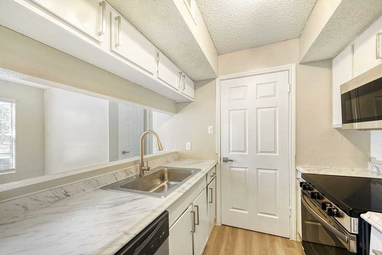 Rise Apollo Heights - Photo 5 of 50