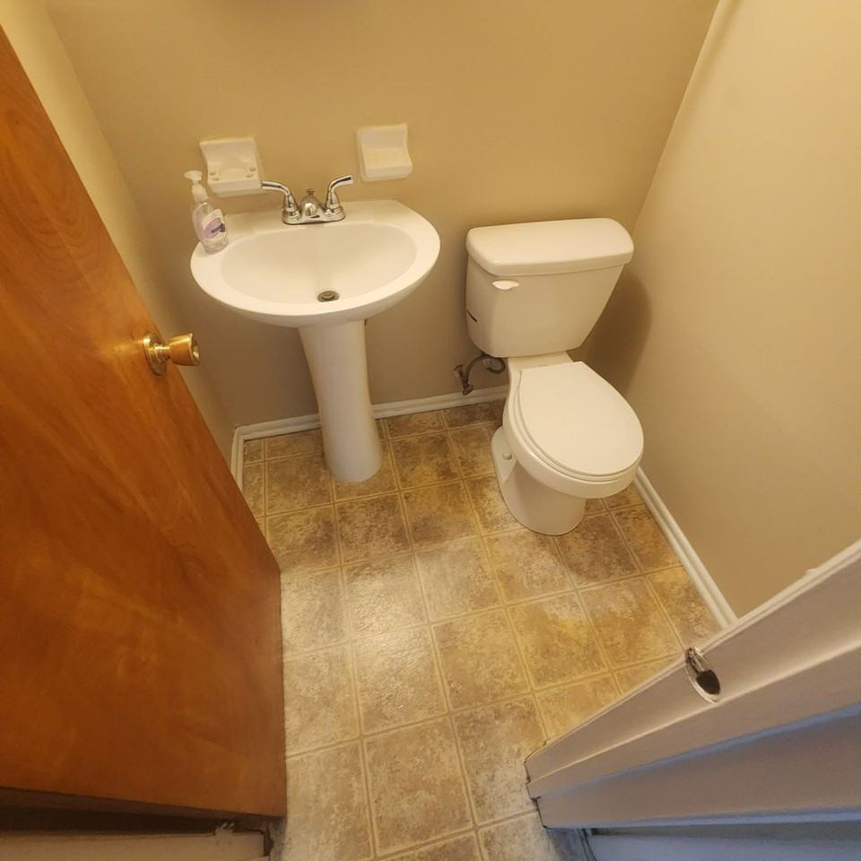 Charlestowne Henderson - Photo 6 of 36