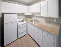 FIRST 6 WEEKS FREE! Newly renovated 1BD apartments. - Photo 1 of 1