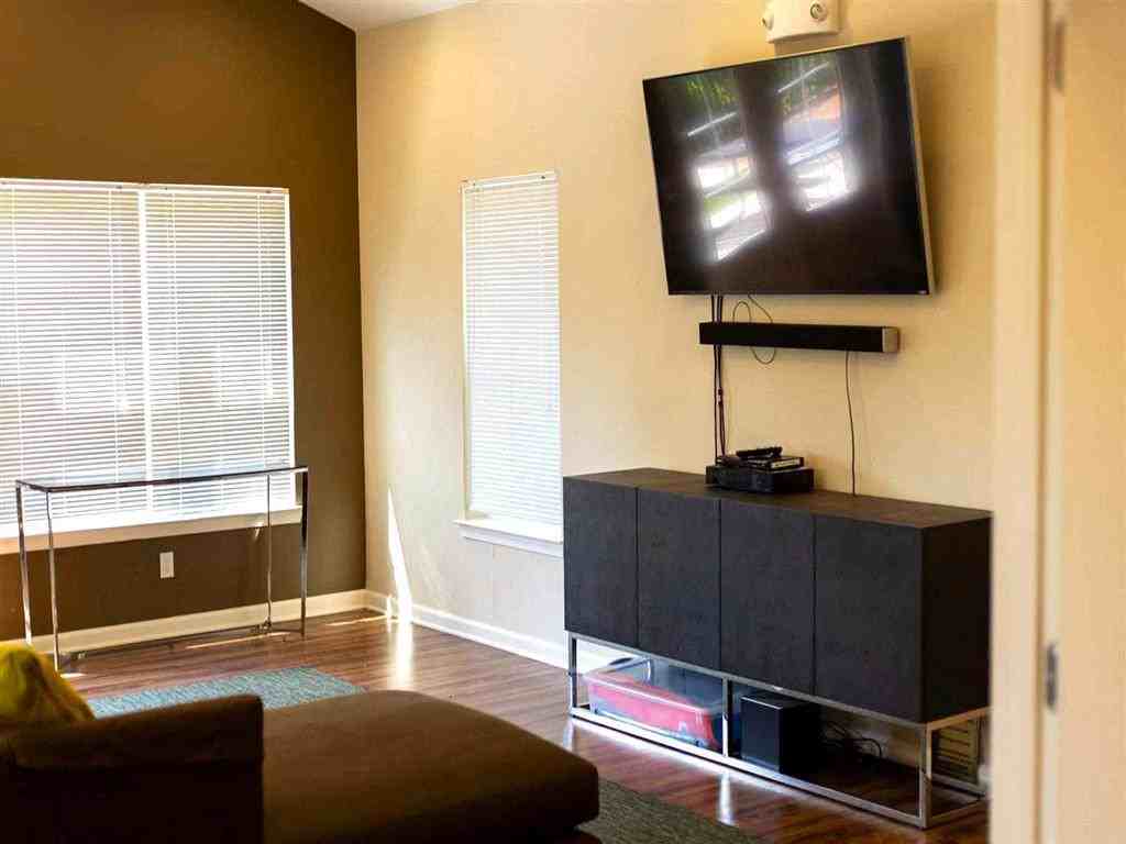 Hollins Station - Photo 4 of 10