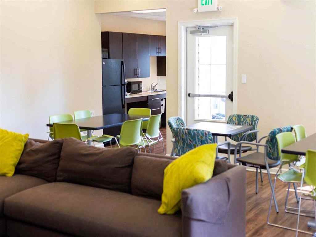 Hollins Station - Photo 5 of 10