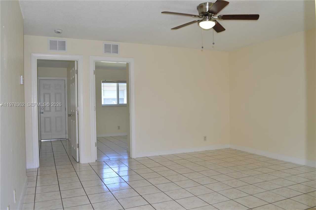 701 Southwest 15th Avenue - Photo 4 of 11