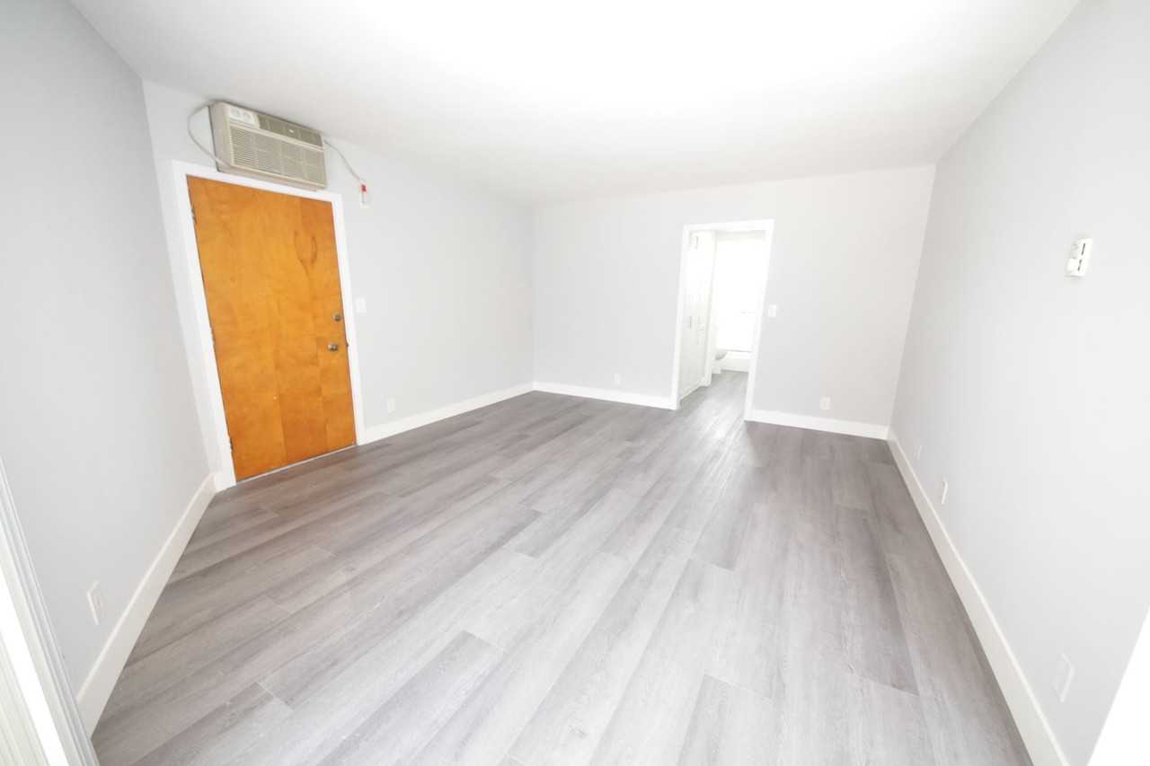 Mayfield Manor, LLC - Photo 3 of 29