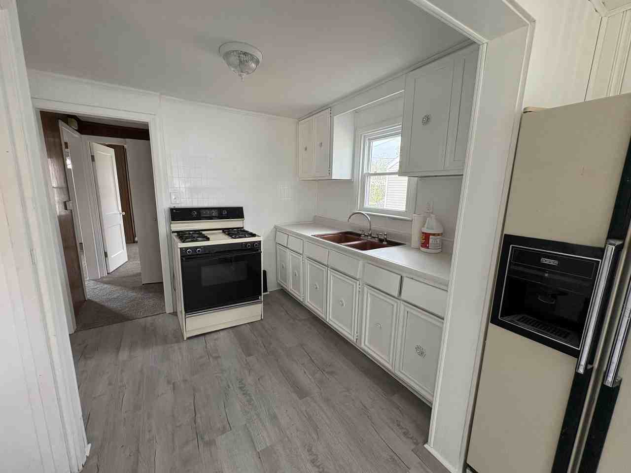 3820 North Ashton Avenue - Photo 5 of 8