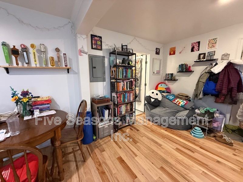 48 Murray St - Photo 7 of 15