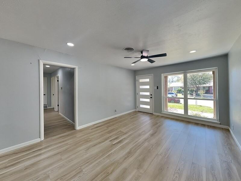 2111 Melissa St - Photo 2 of 16