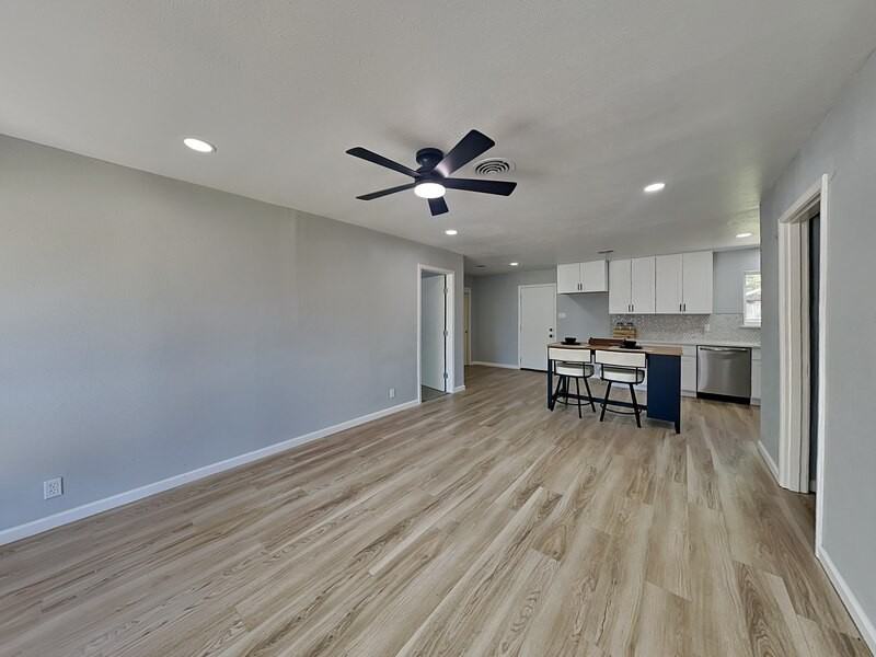 2111 Melissa St - Photo 3 of 16