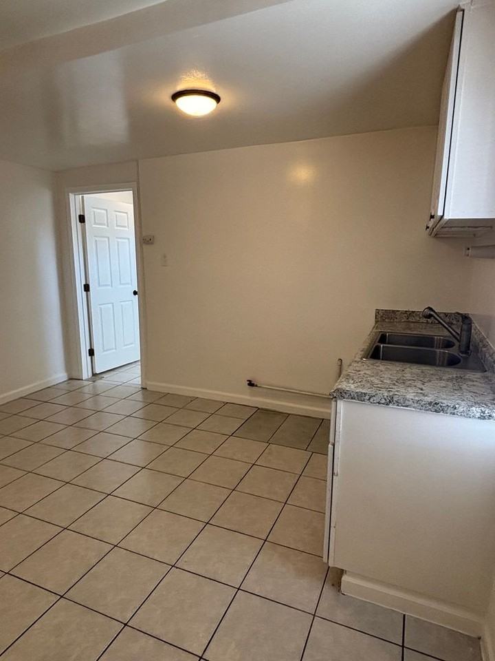 2402 E 130th St - Photo 3 of 12