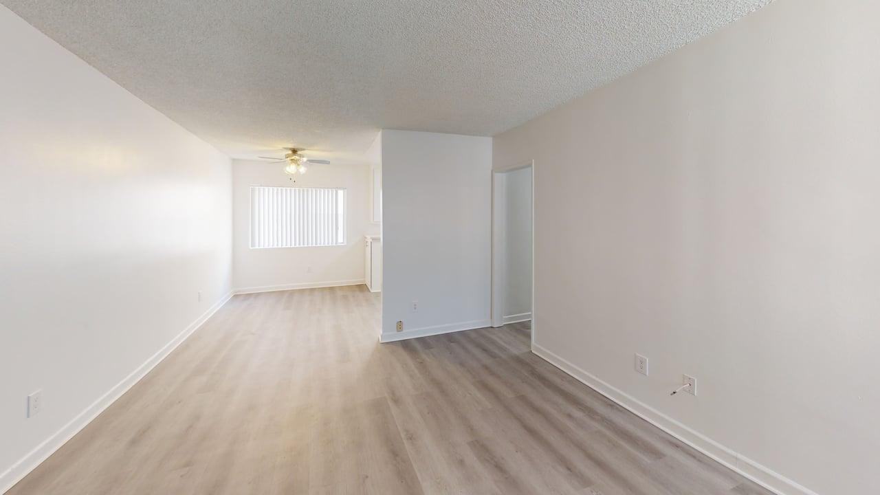 Chateau 16700 Devonshire Apartments, LLC - Photo 5 of 14