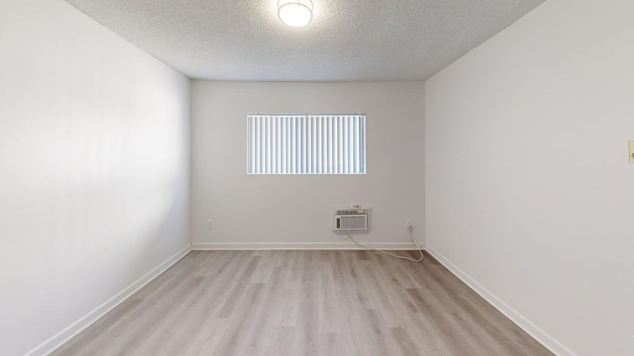 Chateau 16700 Devonshire Apartments, LLC - Photo 7 of 14
