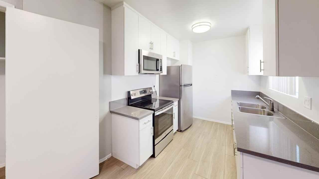 Chateau 16930 Blackhawk Apartments, LLC - Photo 5 of 10
