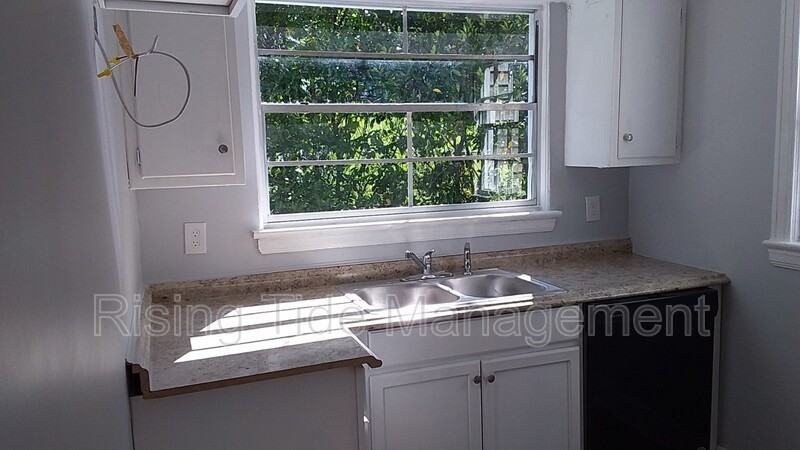 4404 Avenue M - Photo 6 of 16