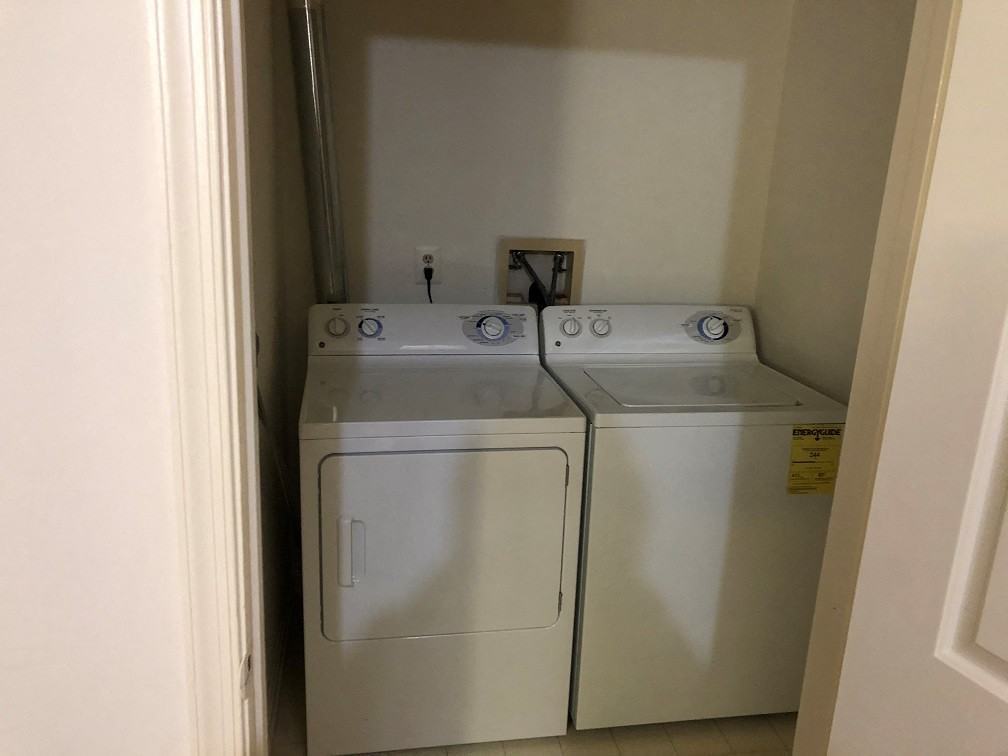 Naples Manor Townhomes - Photo 4 of 6