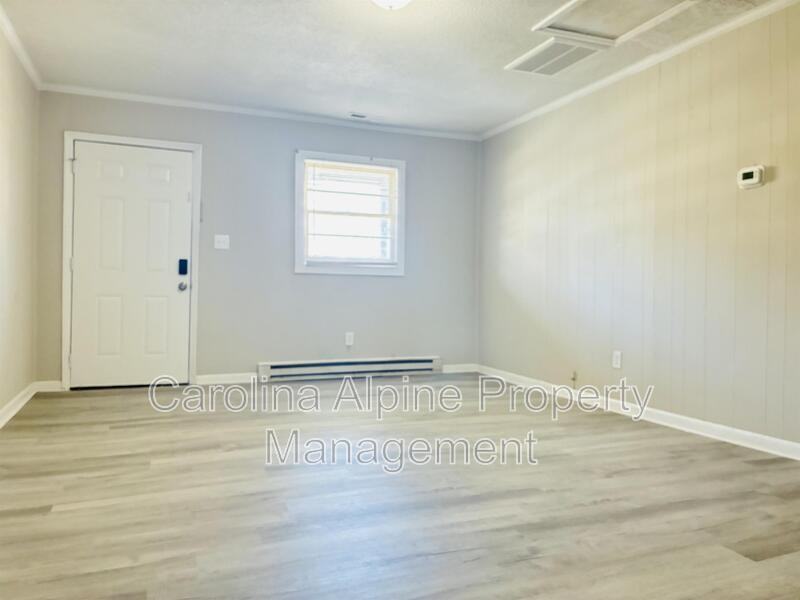 409 Morton St - Photo 4 of 10