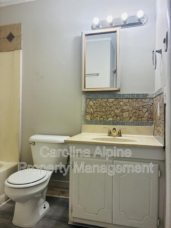 409 Morton St - Photo 6 of 10