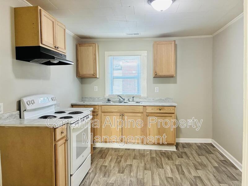 410 Carolina Ave - Photo 3 of 19