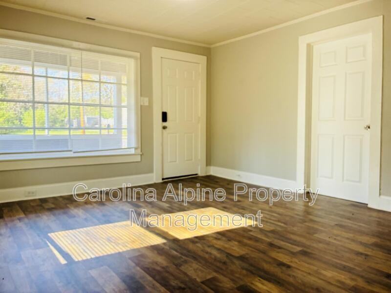 410 Carolina Ave - Photo 5 of 19