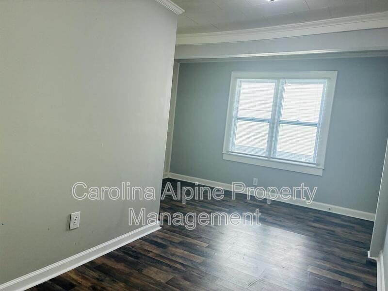 410 Carolina Ave - Photo 6 of 19