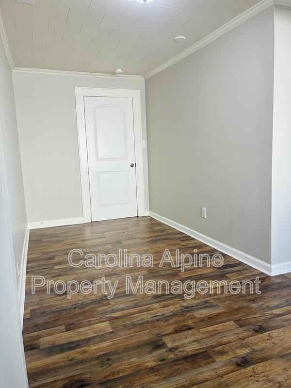 410 Carolina Ave - Photo 7 of 19