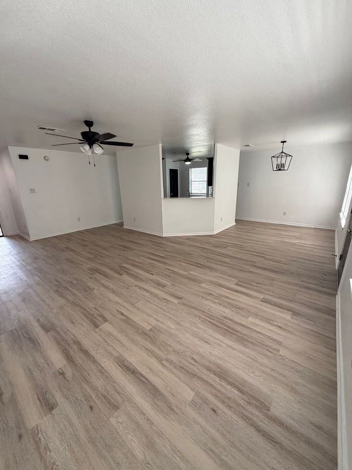 3713 Devonaire Dr - Photo 6 of 12