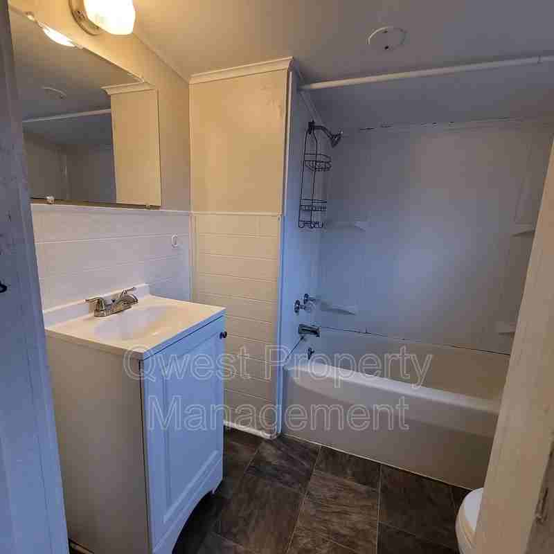 1115 Fulton St E #2 - Photo 2 of 7