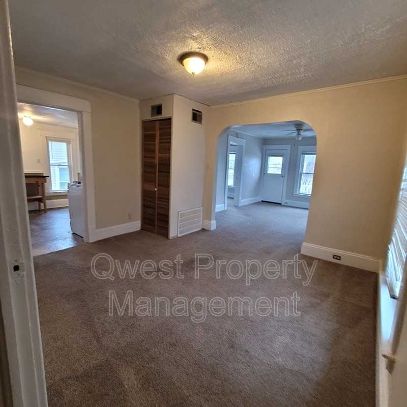 1115 Fulton St E #2 - Photo 4 of 7