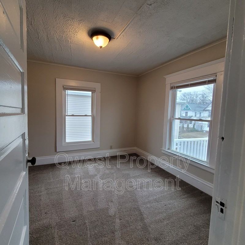 1115 Fulton St E #2 - Photo 6 of 7