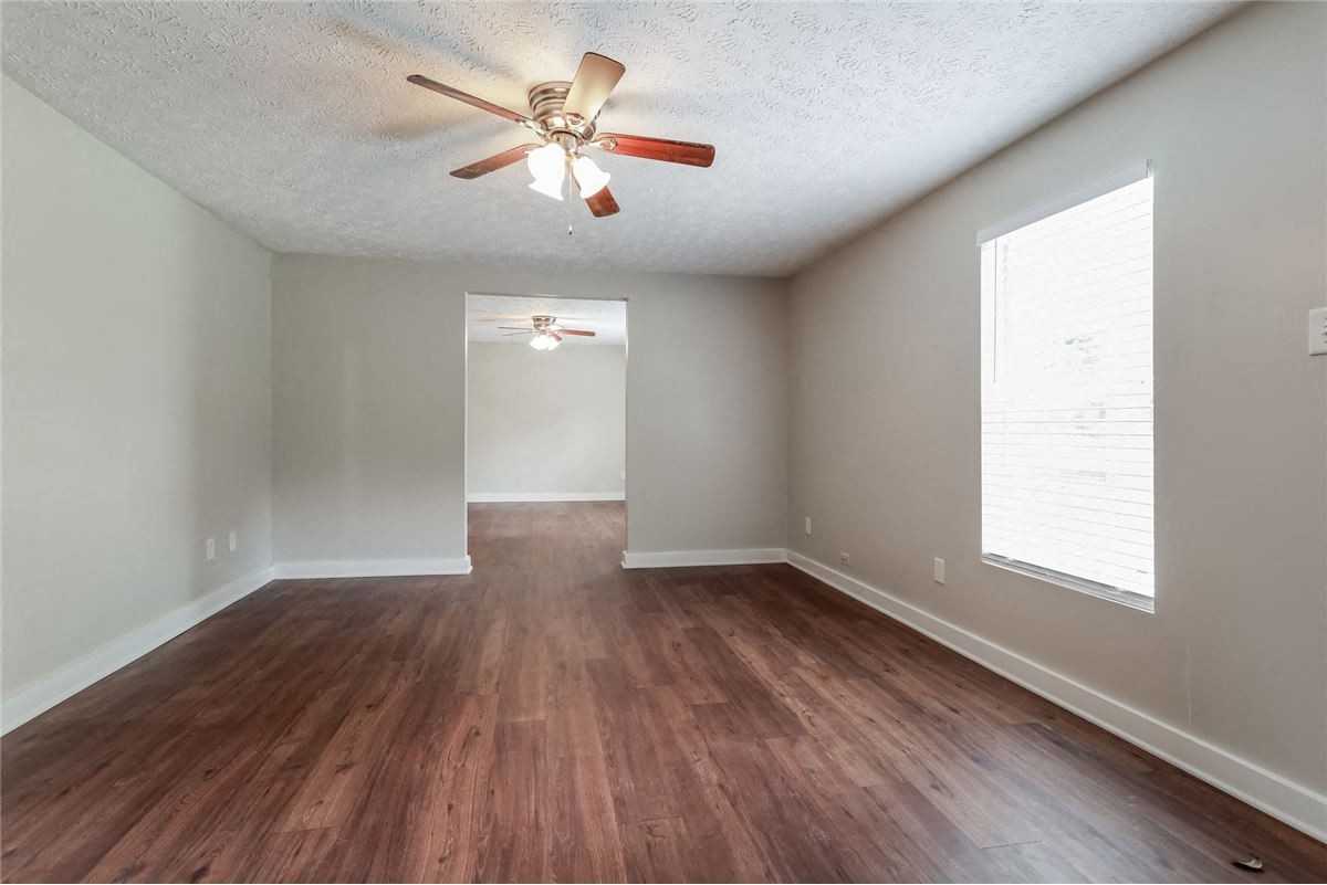 1472 California Ave - Photo 3 of 15