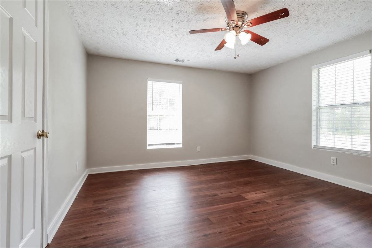 1472 California Ave - Photo 7 of 15