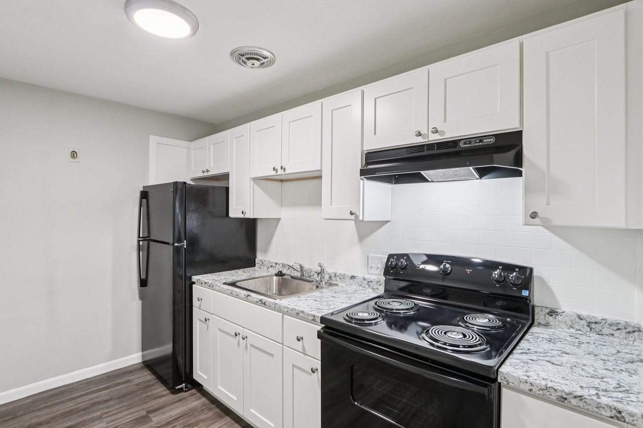 480 Norfolk - Photo 2 of 4