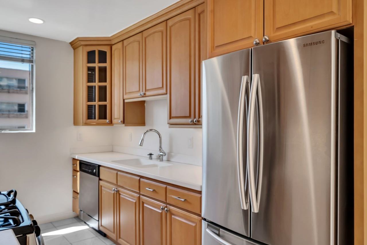 432 N Palm Dr - Photo 3 of 50