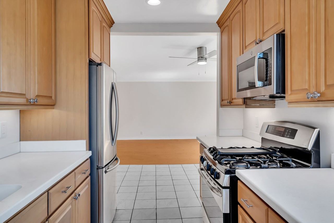 432 N Palm Dr - Photo 4 of 50