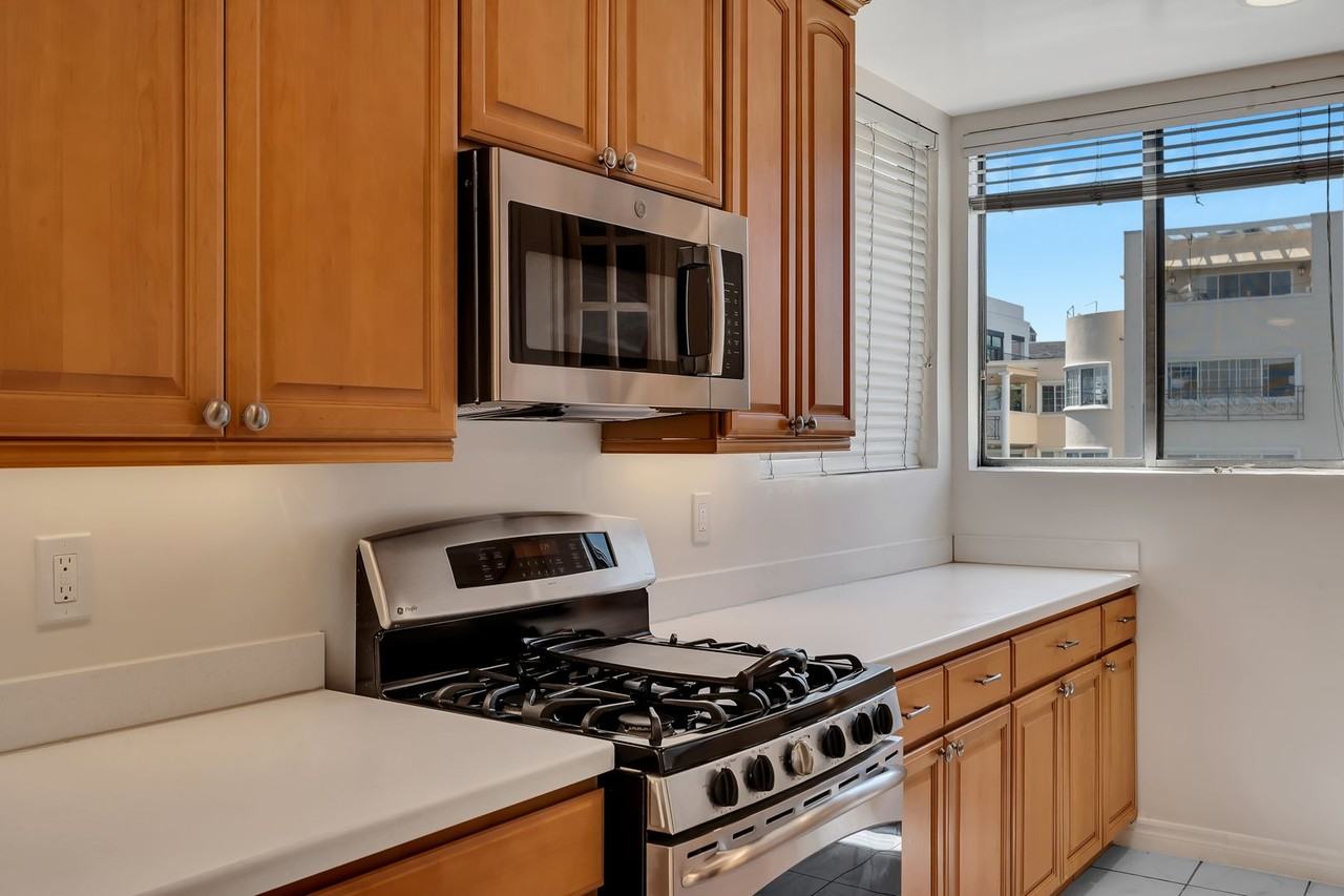 432 N Palm Dr - Photo 5 of 50