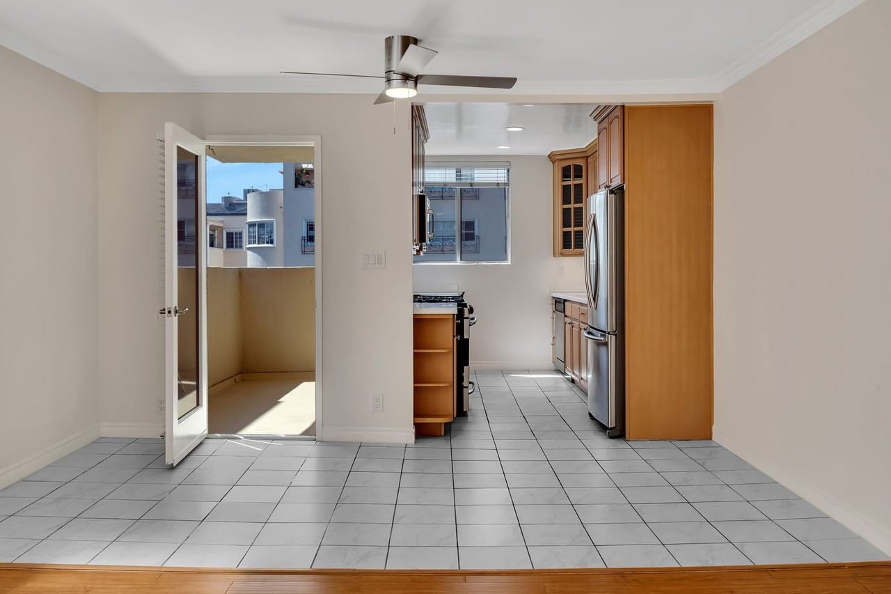 432 N Palm Dr - Photo 7 of 50