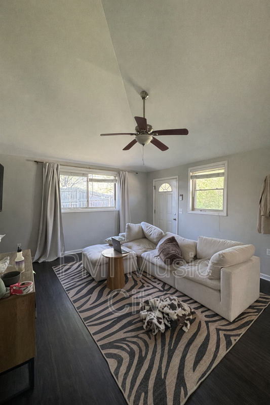 197 Hicks Rd - Photo 5 of 10